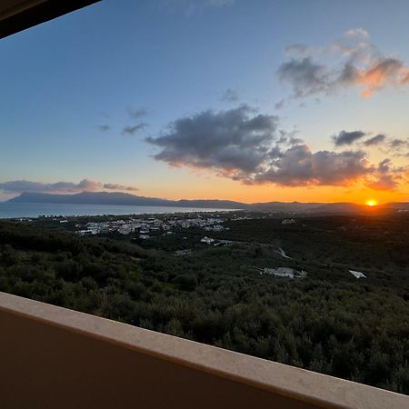 Emmanuel'S Sea View Luxury Apartment 키사모스 외부 사진